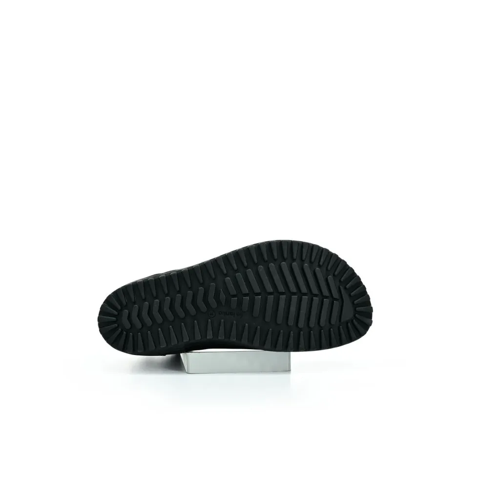 Lenka Diva All Black barefoot shoes.