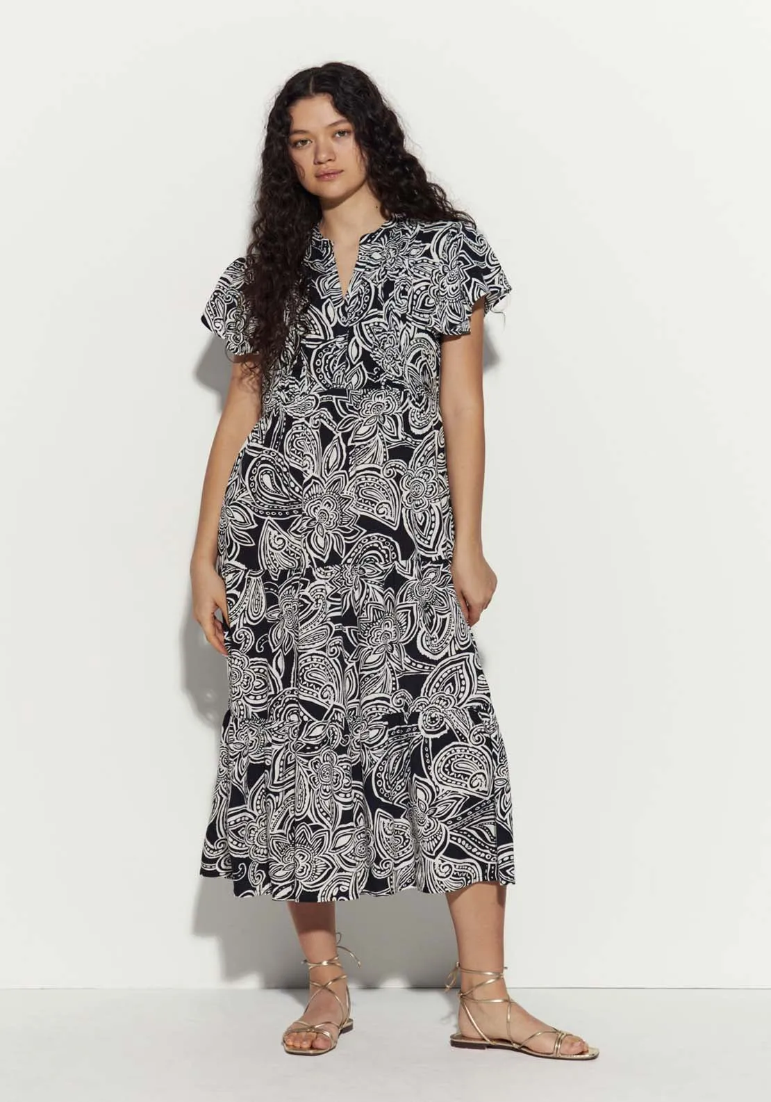 Short Sleeve Mid-Length Dress