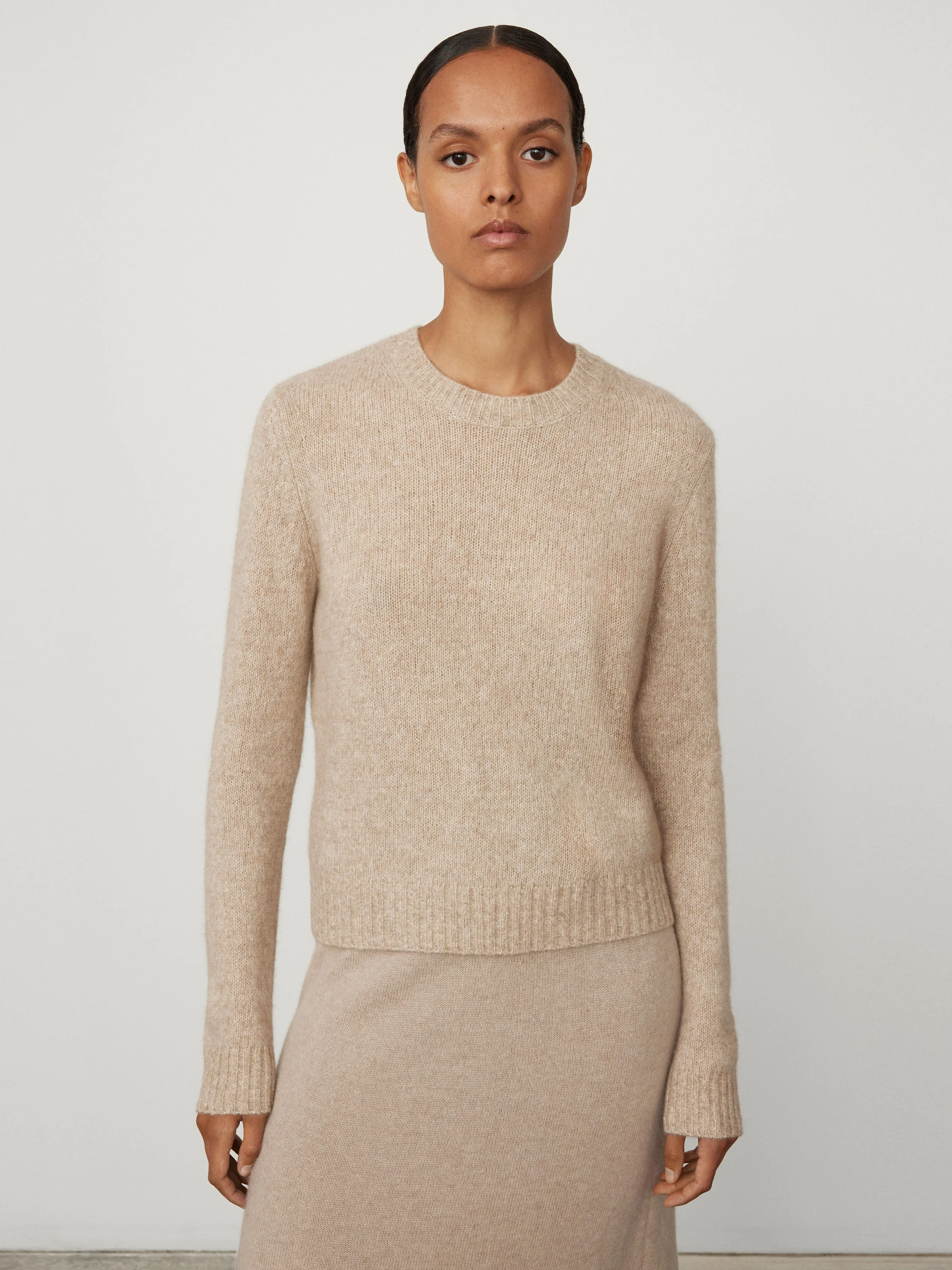 Mira Sweater - Stylish and Cozy Women's Knitwear for All Seasons