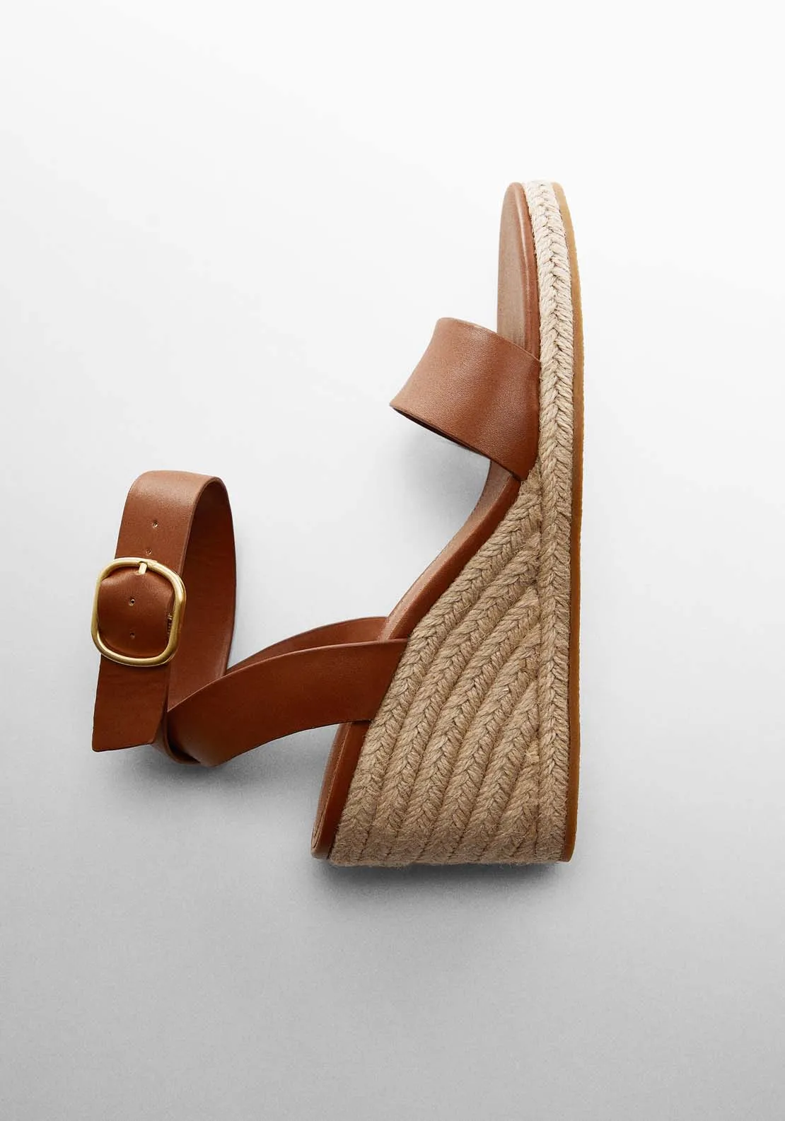 Wedge sandals with buckles